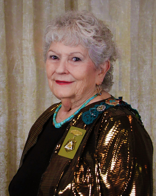 Grand Esther, Tenna Kay Bradshaw